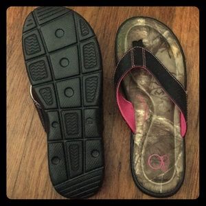 Camo flip flops